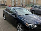 Toyota Camry 2014 годаүшін5 200 000 тг. в Актобе – фото 2
