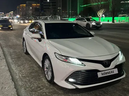 Toyota Camry 2018 года за 13 500 000 тг. в Астана – фото 3