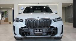 BMW X5 XDrive 40i 2026 года за 74 579 548 тг. в Семей – фото 2