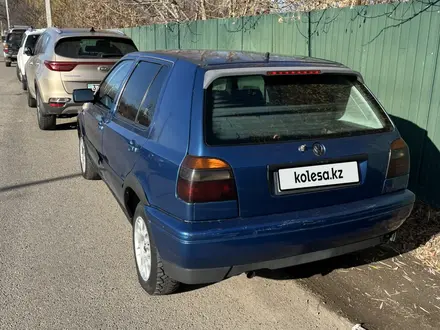 Volkswagen Golf 1995 года за 1 250 000 тг. в Алматы – фото 2