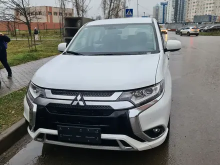 Mitsubishi Outlander 2022 годаүшін10 800 000 тг. в Уральск