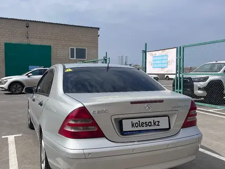 Mercedes-Benz C 200 2003 годаүшін3 750 000 тг. в Актау – фото 4