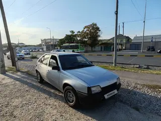 Opel Kadett, 1990