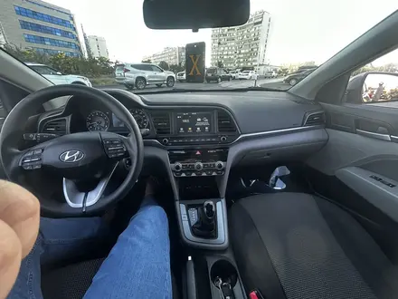 Hyundai Elantra 2020 года за 6 290 000 тг. в Актау – фото 5