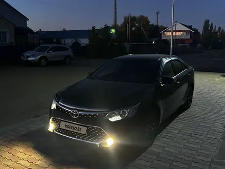 Toyota Camry 2015 года за 11 500 000 тг. в Актобе – фото 8