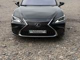 Lexus ES 300h 2018 года за 19 800 000 тг. в Усть-Каменогорск