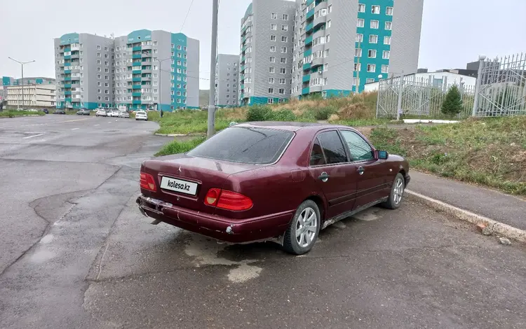 Mercedes-Benz E 200 1996 годаfor1 800 000 тг. в Усть-Каменогорск