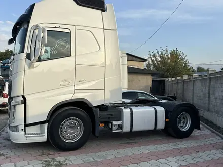 Volvo  FH 2015 года за 29 000 000 тг. в Алматы – фото 4