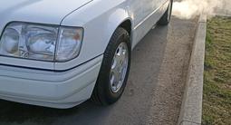 Mercedes-Benz E 280 1995 годаfor5 300 000 тг. в Алматы