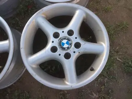 Оригинальные легкосплавные диски на автомашину BMW 3 (Германия R15 за 95 000 тг. в Нур-Султан (Астана) – фото 2