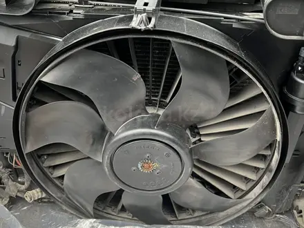 Вентилятор радиатора охлаждение W212 из Японии за 120 000 тг. в Алматы