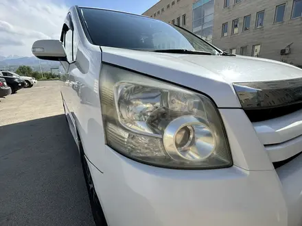 Toyota Noah 2008 года за 7 290 000 тг. в Алматы – фото 39