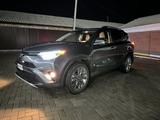 Toyota RAV4 2018 годаүшін9 100 000 тг. в Уральск – фото 2