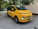 Hyundai Staria 2022 года за 15 800 000 тг. в Алматы