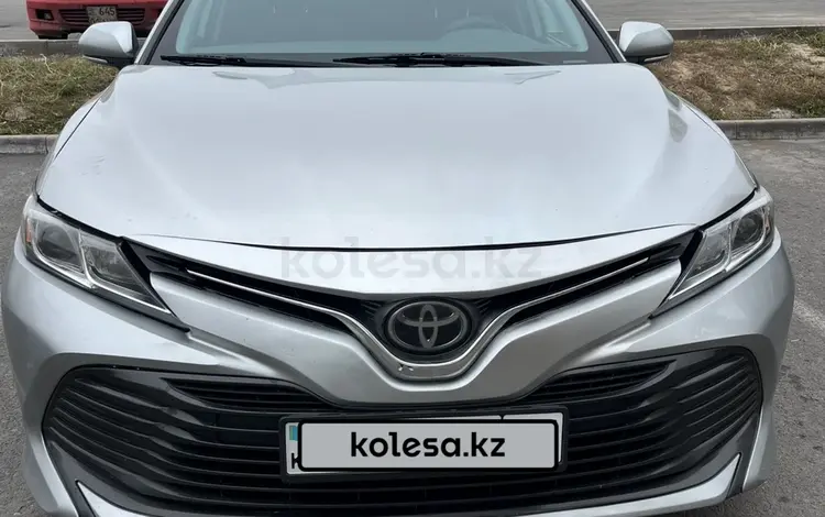 Toyota Camry 2019 года за 9 400 000 тг. в Астана