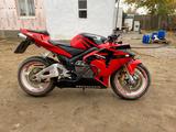 Honda  CBR 600RR 2003 годаүшін1 000 000 тг. в Усть-Каменогорск – фото 2