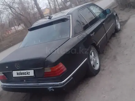 Mercedes-Benz E 230 1990 года за 900 000 тг. в Караганда – фото 4