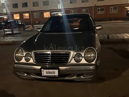 Mercedes-Benz E 320 2000 года за 4 200 000 тг. в Актау – фото 3