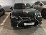 Lexus ES 250 2022 годаfor26 000 000 тг. в Астана