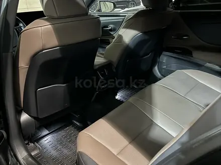 Lexus ES 250 2022 года за 26 000 000 тг. в Астана – фото 4