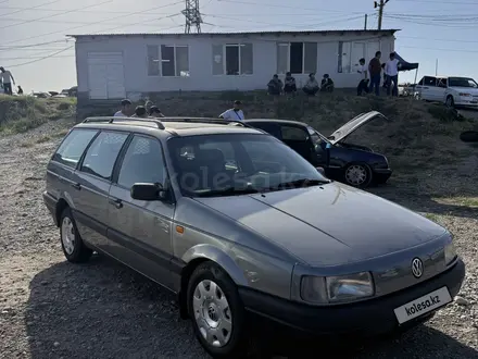 Volkswagen Passat 1993 года за 1 700 000 тг. в Шымкент – фото 2