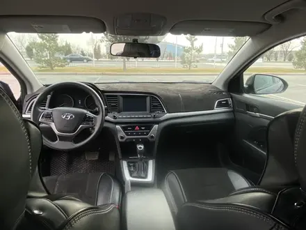 Hyundai Elantra 2017 года за 6 600 000 тг. в Тараз – фото 4