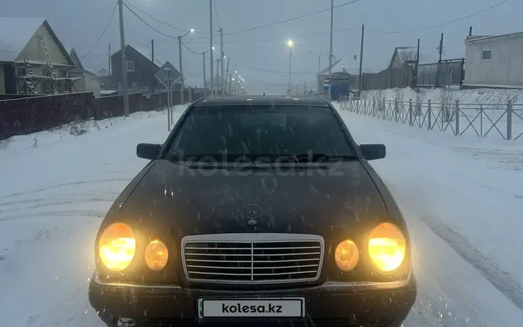 Mercedes-Benz E 320 1997 года за 3 100 000 тг. в Кокшетау