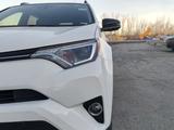 Toyota RAV4 2017 года за 10 800 000 тг. в Усть-Каменогорск – фото 3