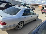Mercedes-Benz E 320 1995 годаfor2 400 000 тг. в Астана