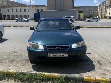 Toyota Camry 1998 года за 2 750 000 тг. в Кызылорда – фото 2