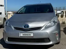 Toyota prius-v, 2013