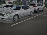 Mercedes-Benz E 320 2001 года за 3 600 000 тг. в Жанаозен