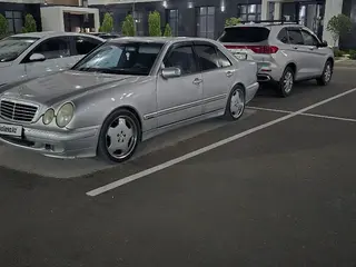 Mercedes-Benz E-Class, 2001