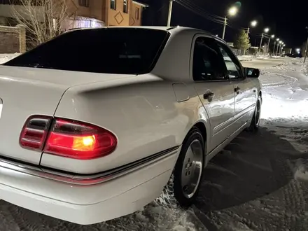 Mercedes-Benz E 240 1999 года за 4 800 000 тг. в Астана – фото 4