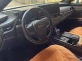 Lexus ES 250 2022 года за 21 500 000 тг. в Астана – фото 3