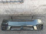 Передний бампер subaru forester sj за 50 000 тг. в Актау