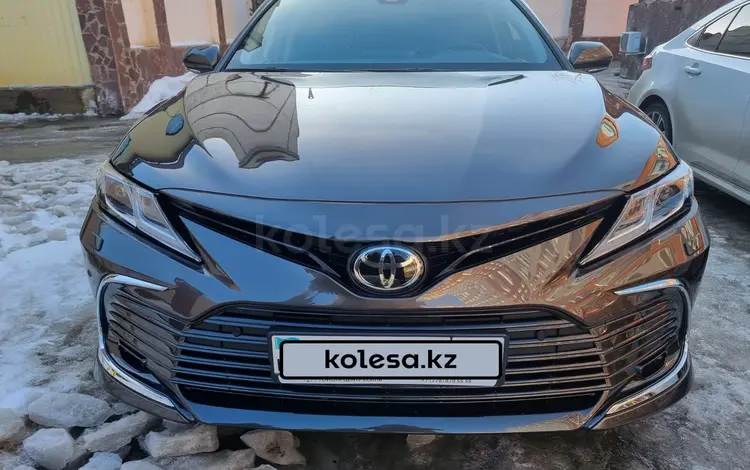 Toyota Camry 2023 года за 18 200 000 тг. в Павлодар