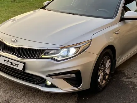 Kia K5 2018 года за 7 500 000 тг. в Алматы – фото 2