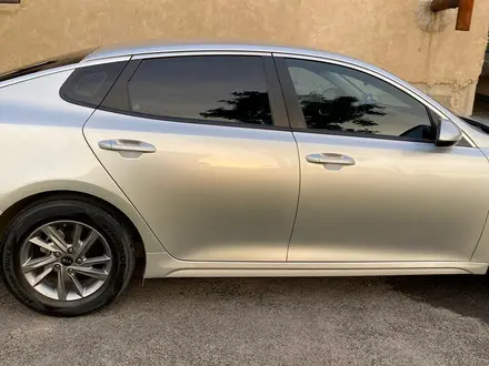 Kia K5 2018 года за 7 500 000 тг. в Алматы – фото 3