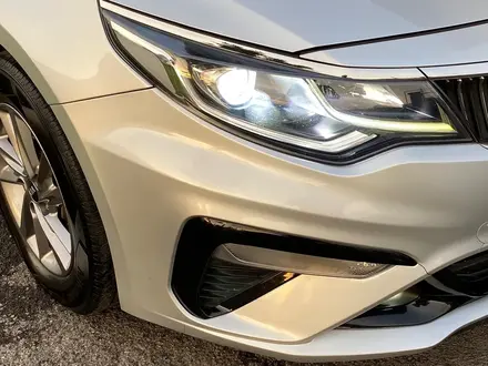 Kia K5 2018 года за 7 500 000 тг. в Алматы – фото 4