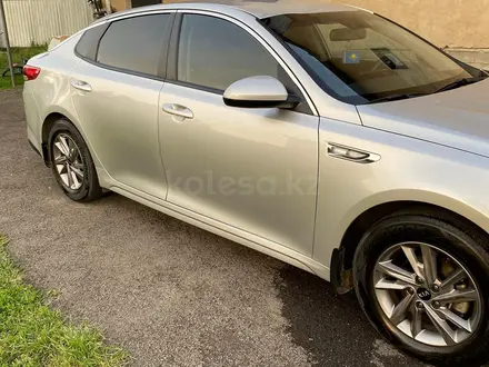 Kia K5 2018 года за 7 500 000 тг. в Алматы – фото 5