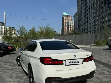 BMW 520 2023 года за 29 850 000 тг. в Алматы – фото 6