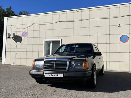 Mercedes-Benz E 300 1991 года за 2 000 000 тг. в Костанай – фото 19