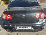 Volkswagen Passat 2007 годаүшін2 500 000 тг. в Караганда – фото 2