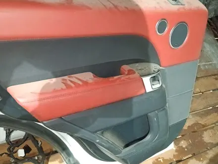 Обшивки дверей Range Rover Sport L494 за 130 000 тг. в Алматы
