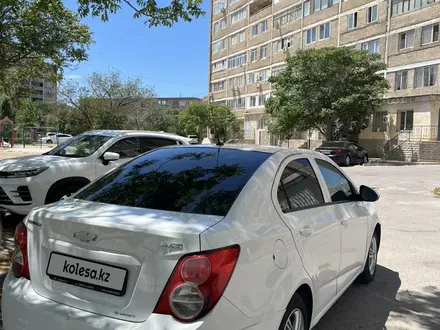 Chevrolet Aveo 2014 года за 3 500 000 тг. в Актау – фото 3