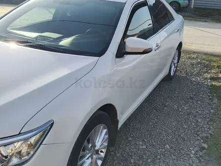 Toyota Camry 2014 года за 13 000 000 тг. в Костанай – фото 2