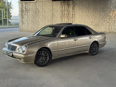 Mercedes-Benz E 320 1999 года за 3 300 000 тг. в Алматы – фото 2