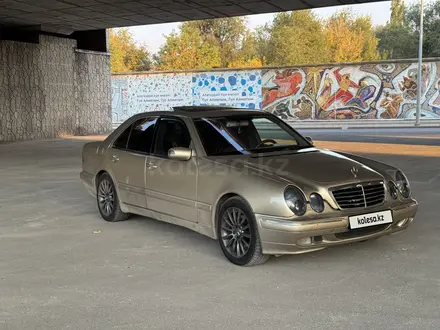 Mercedes-Benz E 320 1999 года за 3 300 000 тг. в Алматы – фото 5