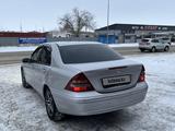 Mercedes-Benz C 200 2002 годаүшін3 900 000 тг. в Сатпаев – фото 4